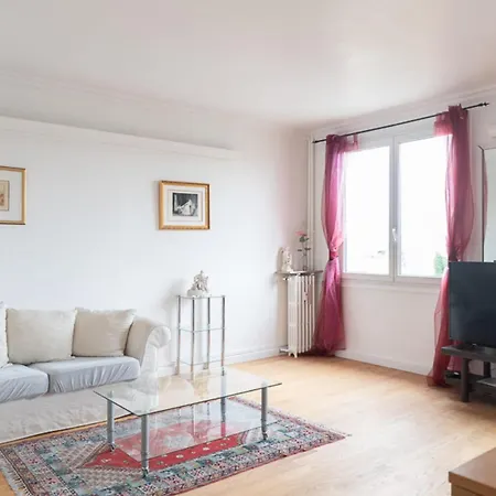 For 3 Overlooking The Eiffel Tower
